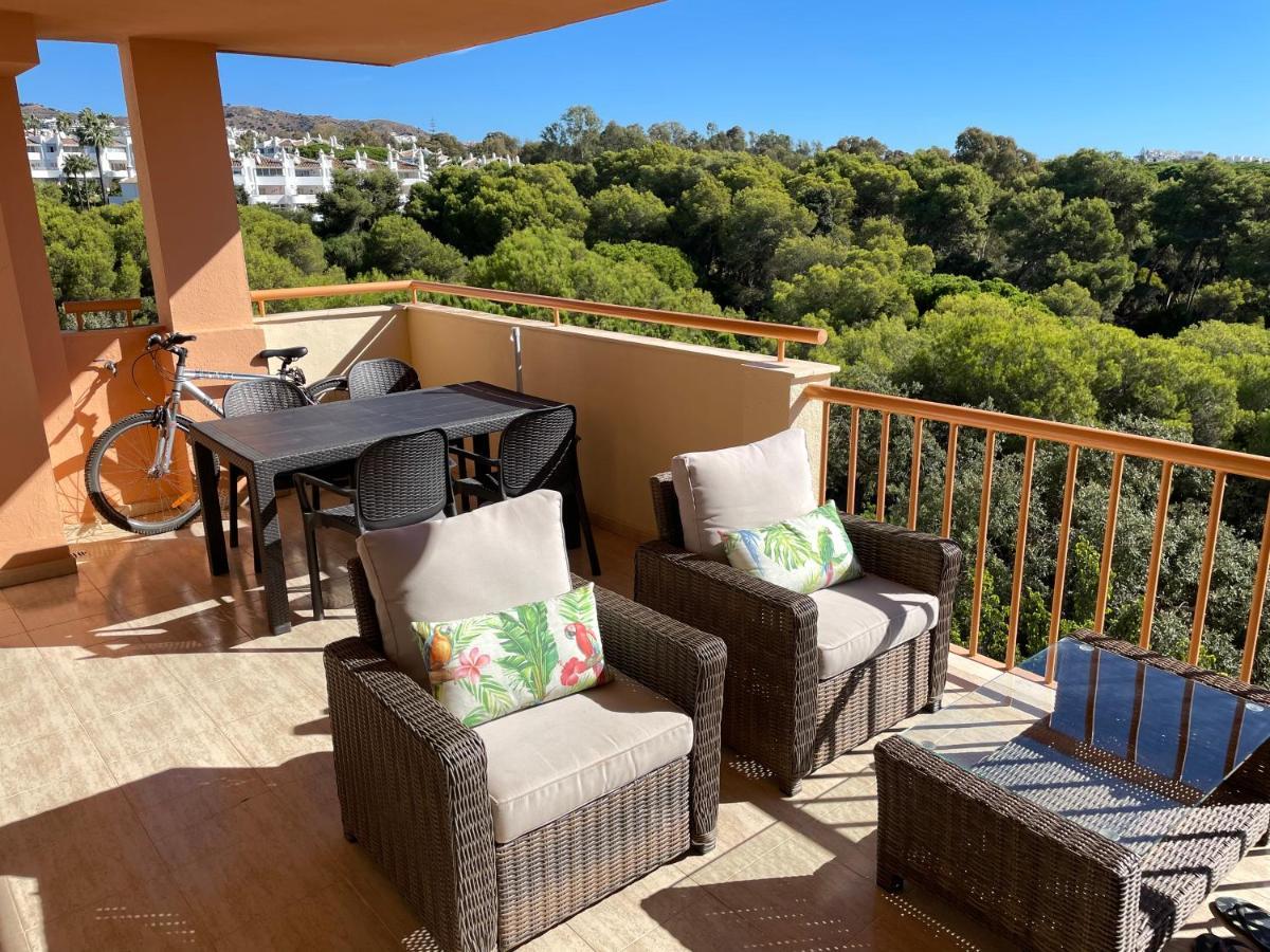 Beautiful Holiday Apartment 2 Bedroom Beach And Pool Malaga Marbella Calahonda Royale Mijas Costa Spain Exterior photo
